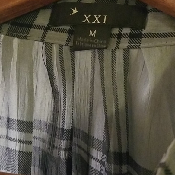 Plaid top - Picture 3 of 7